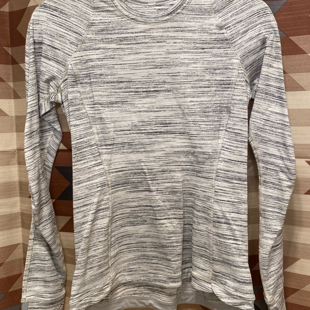 Lululemon Athletica Gray Fitted Long Sleeve Sweatshirt